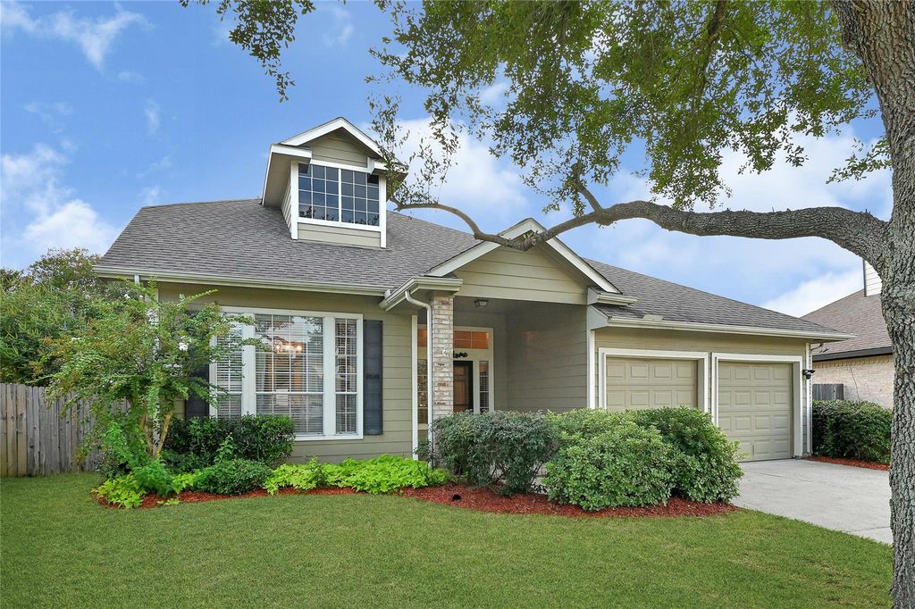 1827 Calypso Cove Court, Seabrook, TX 77586