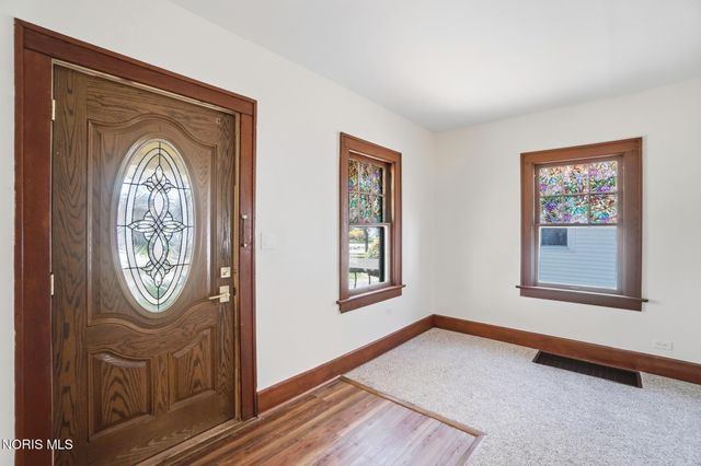 2306 Eastbrook Drive, Toledo, OH 43613