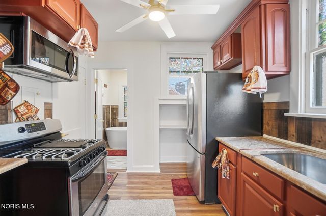 2306 Eastbrook Drive, Toledo, OH 43613
