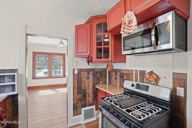 2306 Eastbrook Drive, Toledo, OH 43613