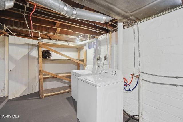 2306 Eastbrook Drive, Toledo, OH 43613