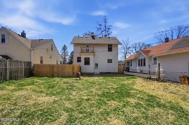 2306 Eastbrook Drive, Toledo, OH 43613