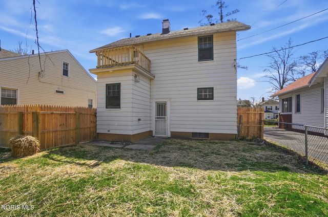 2306 Eastbrook Drive, Toledo, OH 43613