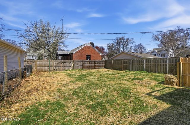 2306 Eastbrook Drive, Toledo, OH 43613