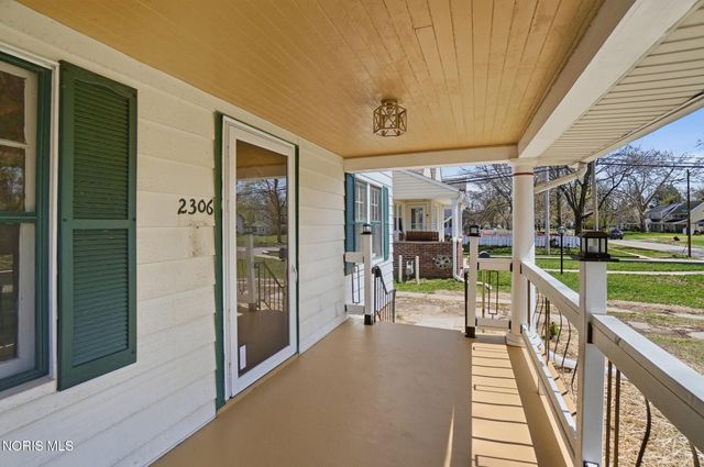 2306 Eastbrook Drive, Toledo, OH 43613
