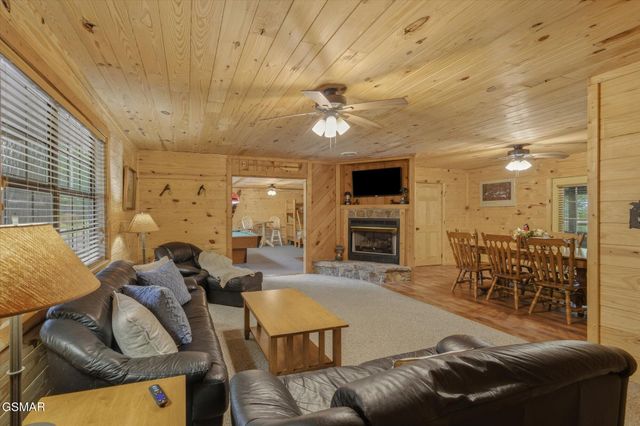 759 Ridgefield Drive, Sevierville, TN 37876