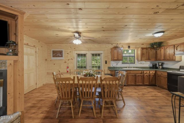 759 Ridgefield Drive, Sevierville, TN 37876