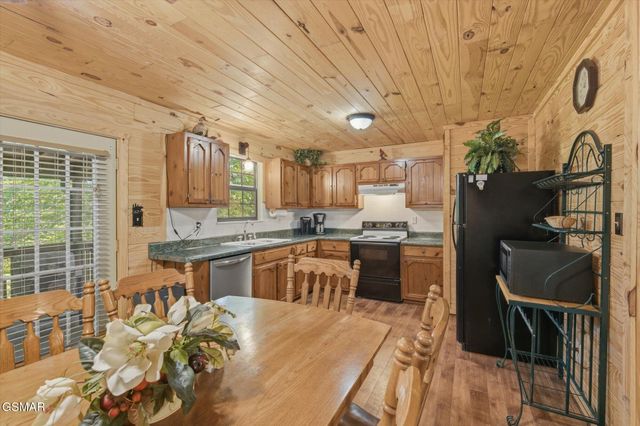 759 Ridgefield Drive, Sevierville, TN 37876