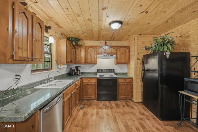 759 Ridgefield Drive, Sevierville, TN 37876