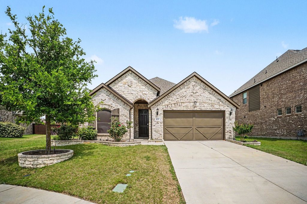 1216 Kensington Drive, Forney, TX 75126