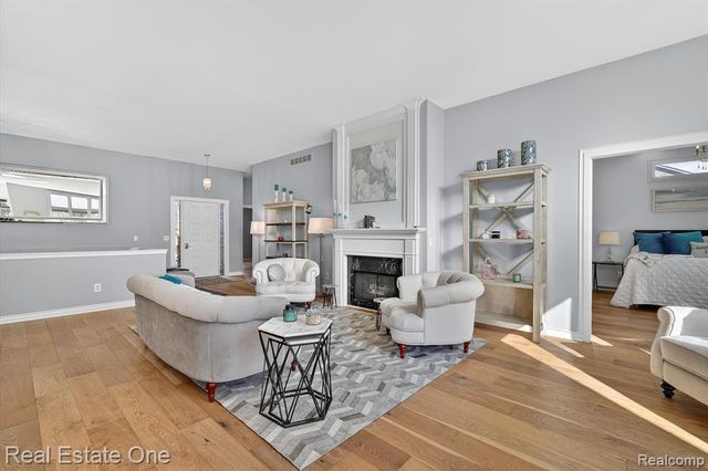 1088 Eagle Nest Drive, Milford, MI 48381