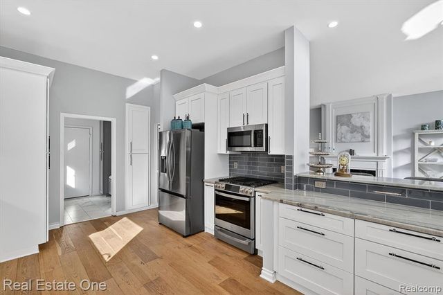 1088 Eagle Nest Drive, Milford, MI 48381