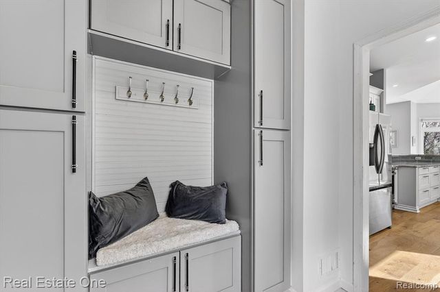 1088 Eagle Nest Drive, Milford, MI 48381