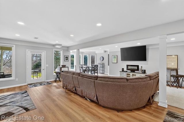 1088 Eagle Nest Drive, Milford, MI 48381