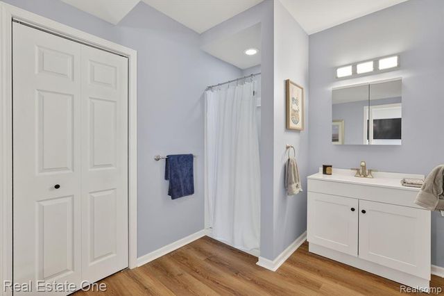 1088 Eagle Nest Drive, Milford, MI 48381