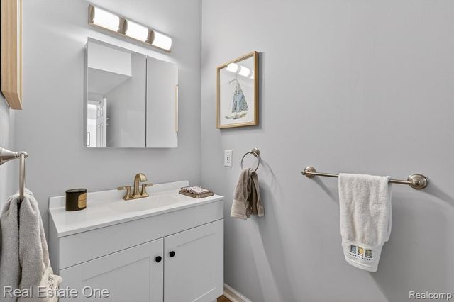 1088 Eagle Nest Drive, Milford, MI 48381