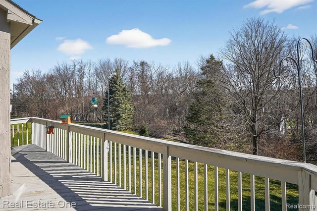 1088 Eagle Nest Drive, Milford, MI 48381