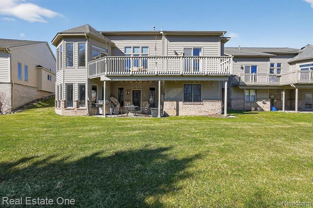 1088 Eagle Nest Drive, Milford, MI 48381