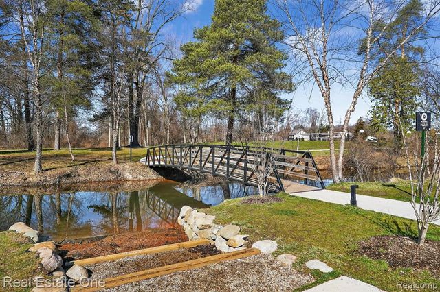 1088 Eagle Nest Drive, Milford, MI 48381