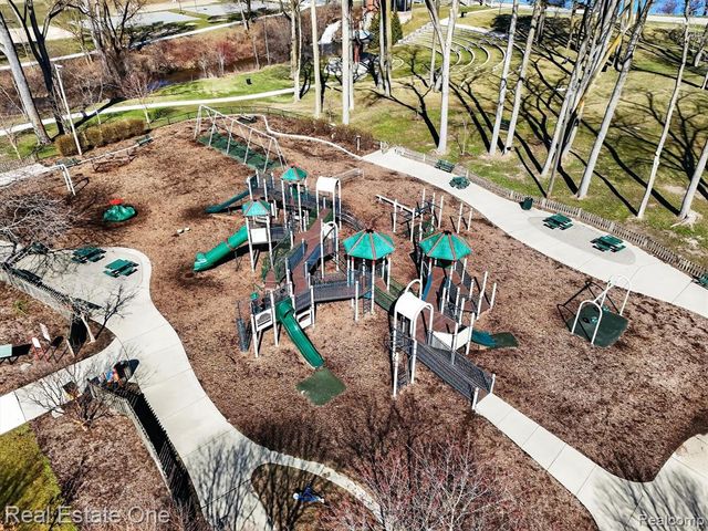 1088 Eagle Nest Drive, Milford, MI 48381