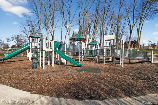 1088 Eagle Nest Drive, Milford, MI 48381