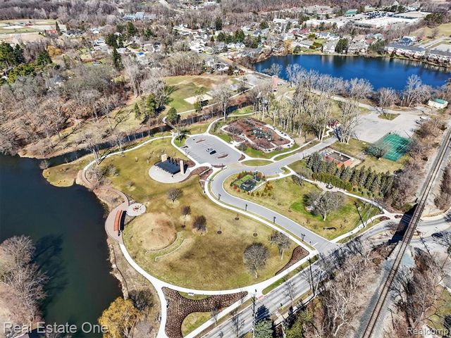 1088 Eagle Nest Drive, Milford, MI 48381