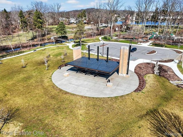 1088 Eagle Nest Drive, Milford, MI 48381