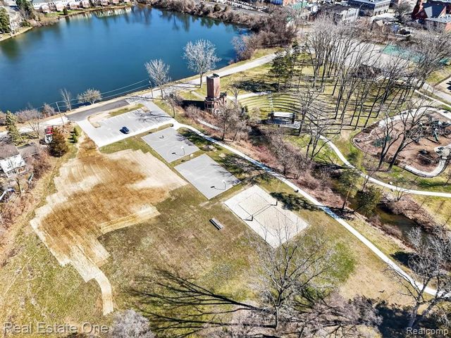 1088 Eagle Nest Drive, Milford, MI 48381