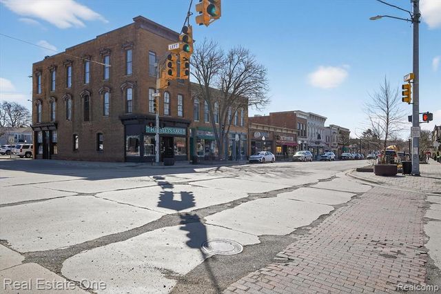 1088 Eagle Nest Drive, Milford, MI 48381