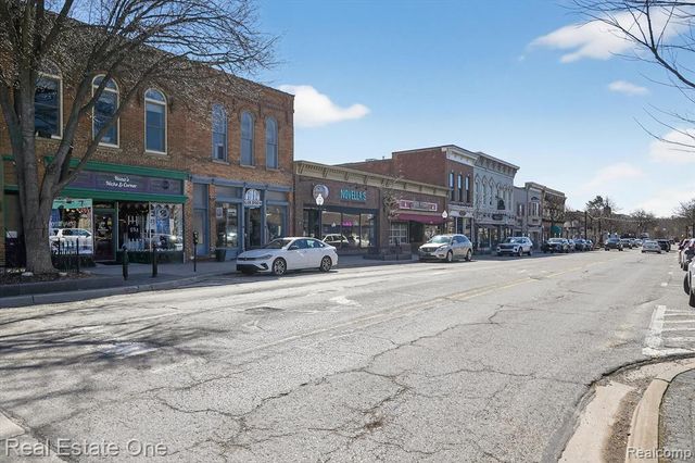 1088 Eagle Nest Drive, Milford, MI 48381