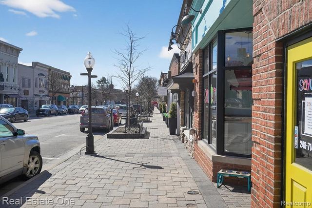 1088 Eagle Nest Drive, Milford, MI 48381