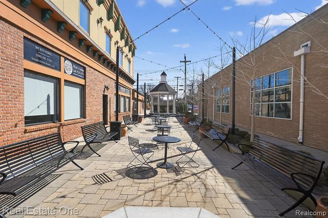 1088 Eagle Nest Drive, Milford, MI 48381