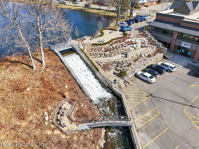 1088 Eagle Nest Drive, Milford, MI 48381