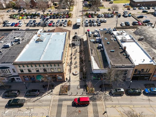 1088 Eagle Nest Drive, Milford, MI 48381