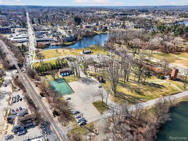 1088 Eagle Nest Drive, Milford, MI 48381