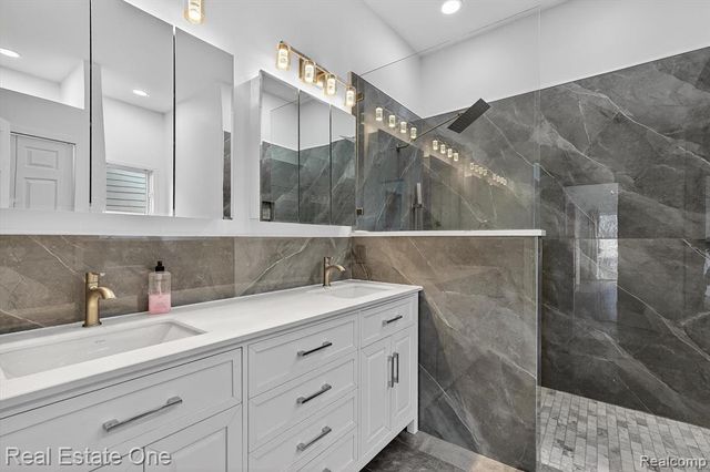 1088 Eagle Nest Drive, Milford, MI 48381