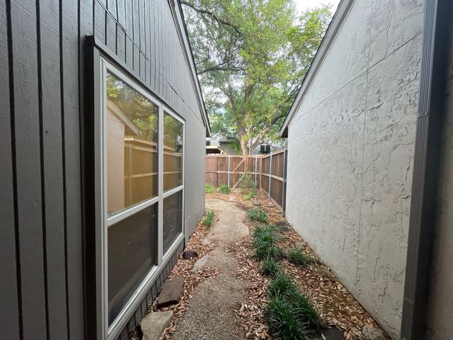 9726 Amberton Parkway, Dallas, TX 75243