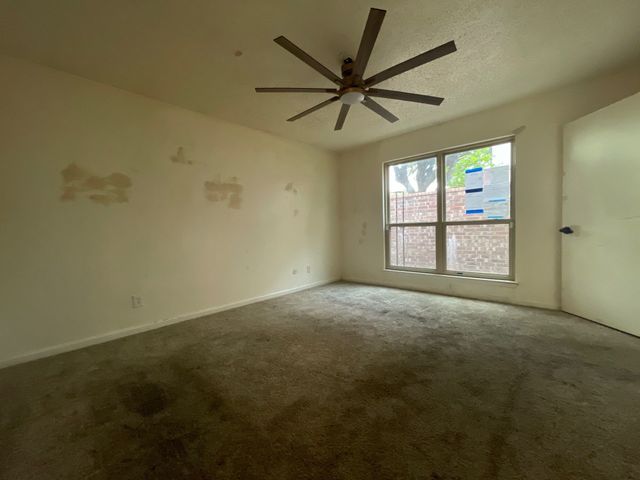 9726 Amberton Parkway, Dallas, TX 75243