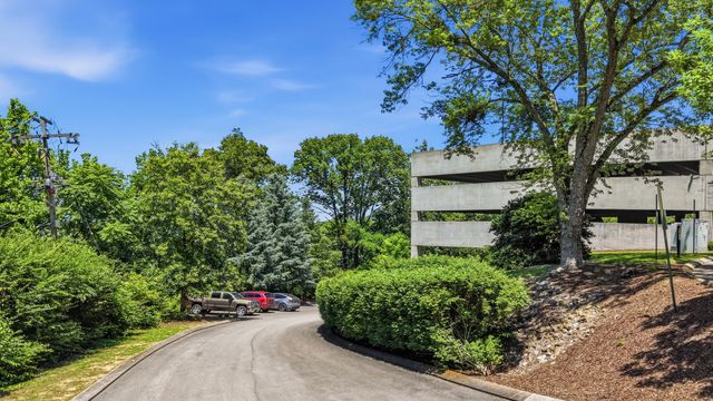 1131 Stringers Ridge Road, Chattanooga, TN 37405