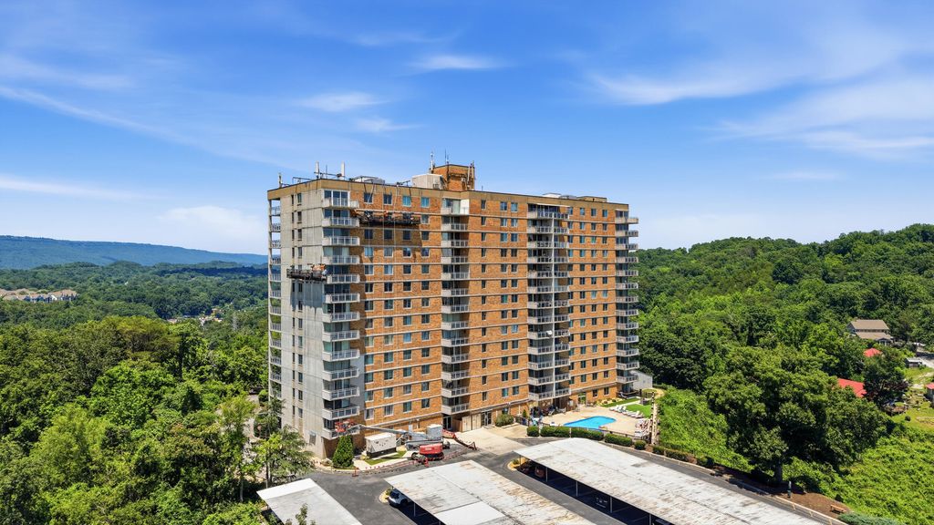 1131 Stringers Ridge Road, Chattanooga, TN 37405