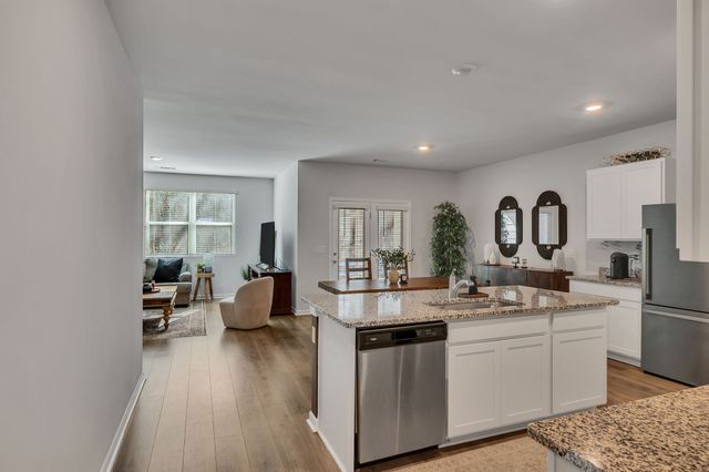 215 Addison Ave, Chapel Hill, TN 37034