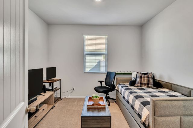 215 Addison Ave, Chapel Hill, TN 37034