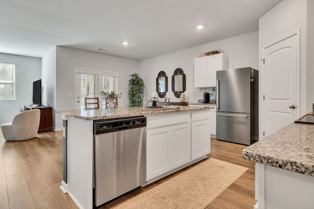 215 Addison Ave, Chapel Hill, TN 37034