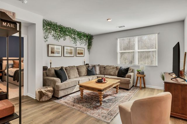 215 Addison Ave, Chapel Hill, TN 37034