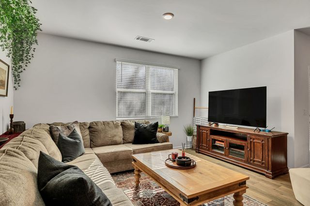 215 Addison Ave, Chapel Hill, TN 37034