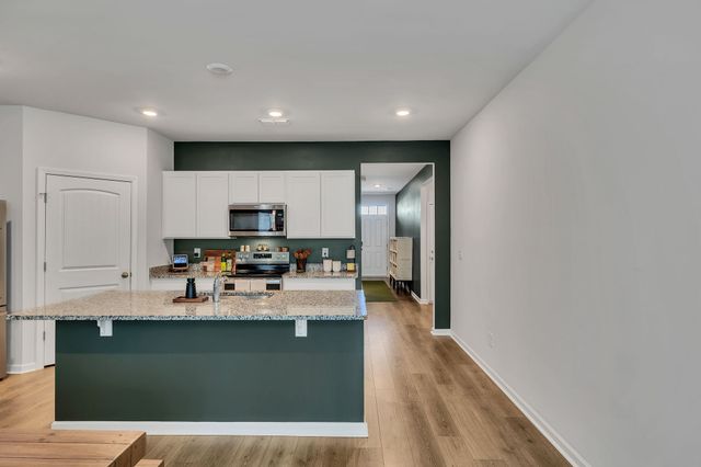 215 Addison Ave, Chapel Hill, TN 37034