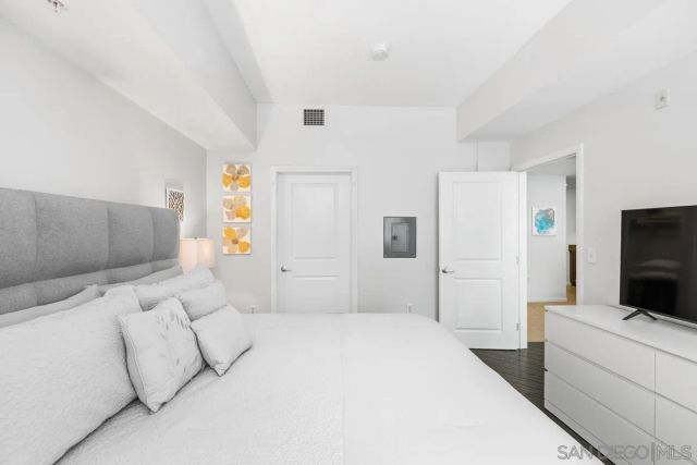 206 Park Blvd 209, San Diego, CA 92101