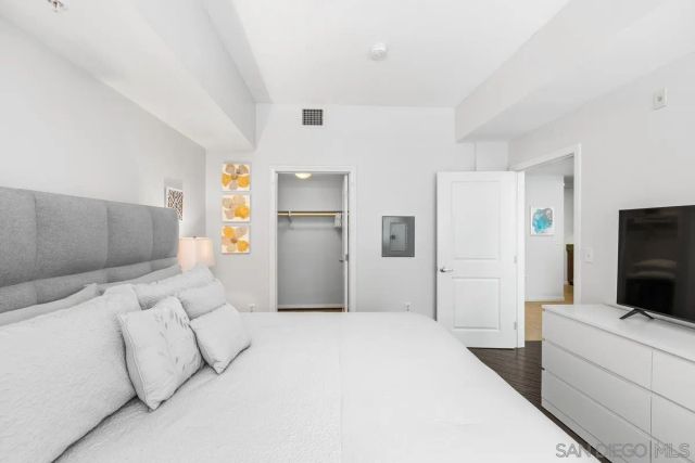 206 Park Blvd 209, San Diego, CA 92101