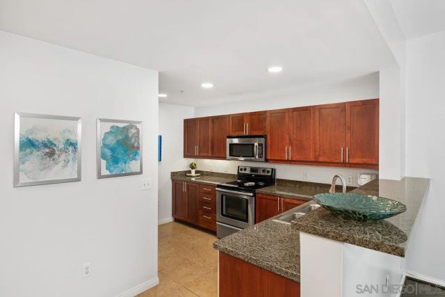 206 Park Blvd 209, San Diego, CA 92101