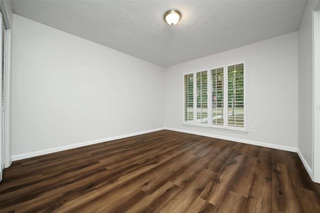 347 Maple Lane, Conroe, TX 77304